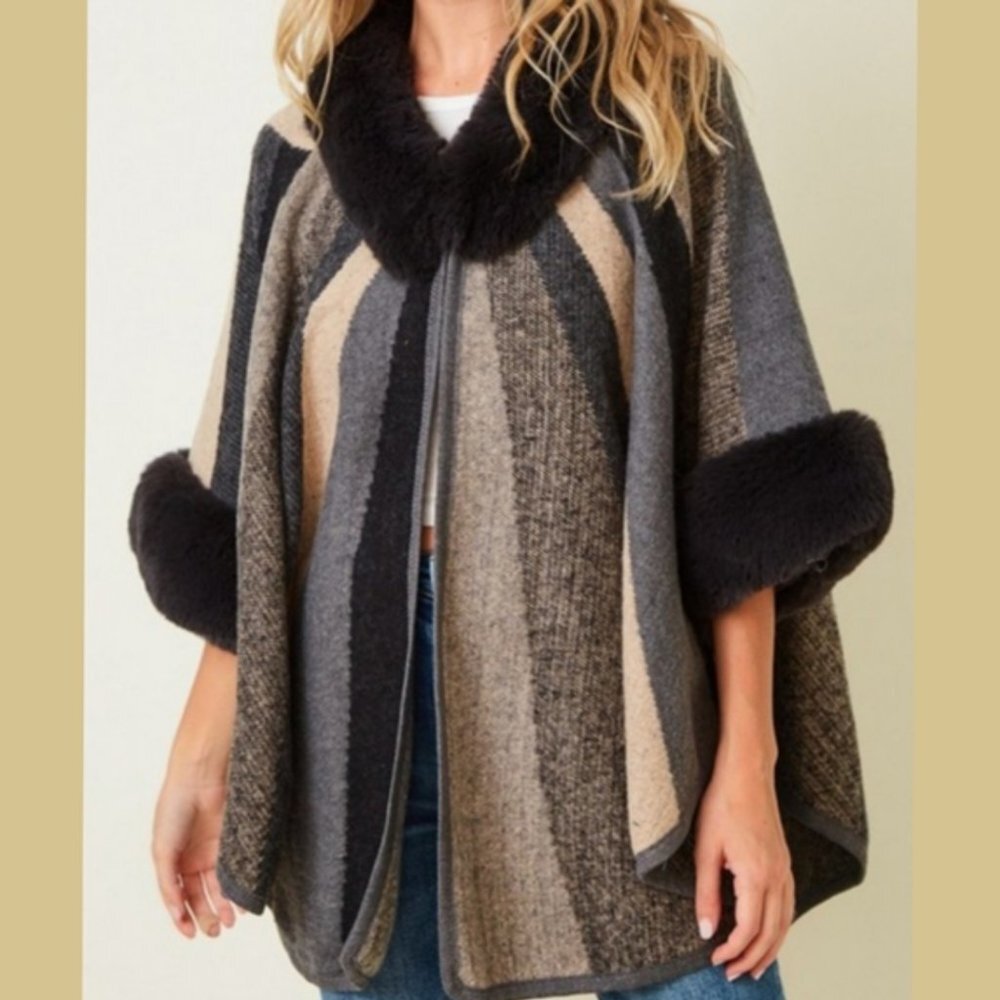 Luxurious minky soft faux fur trim fleece cape NWT - Picture 8 of 8